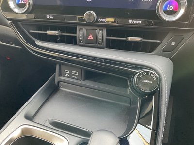 صورة مصغرة 21 لـ 2022 Lexus NX