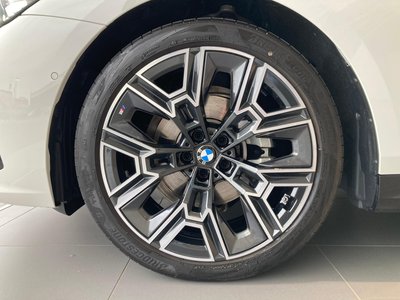 2025 BMW 5 SERIES TOURING 照片 9