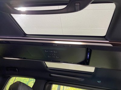 2025 Toyota VELLFIRE photo 6