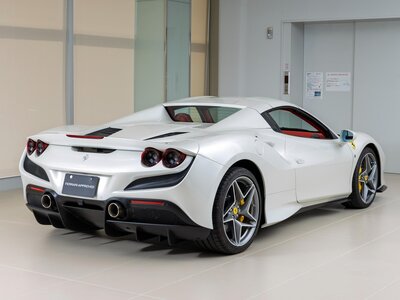 صورة مصغرة 13 لـ 2022 Ferrari F8 SPIDER
