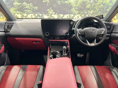 صورة 2 لـ 2023 Lexus NX