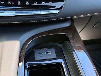 2021 Cadillac ESCALADE 照片 36