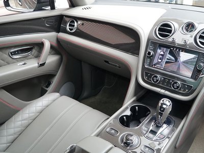 2018 Bentley BENTAYGA 照片 16