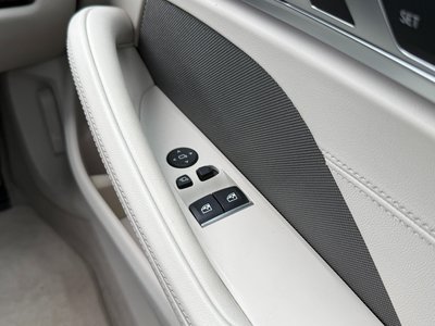 2019 BMW 8 SERIES thumbnail 21