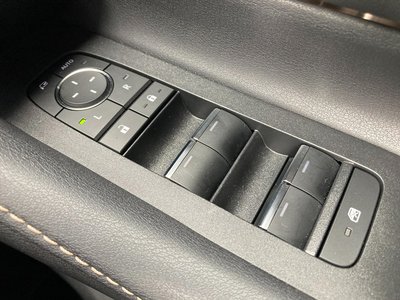 2025 Toyota ALPHARD — фото 30