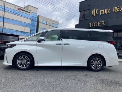 2025 Toyota ALPHARD — фото 18