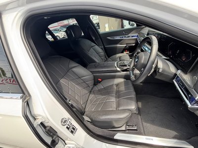 2025 BMW 7 SERIES thumbnail 32