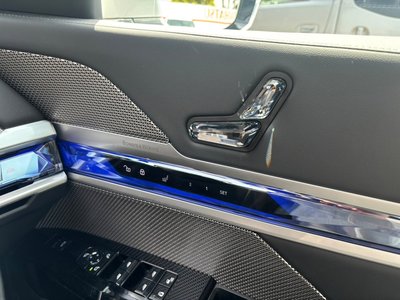 2025 BMW 7 SERIES thumbnail 43