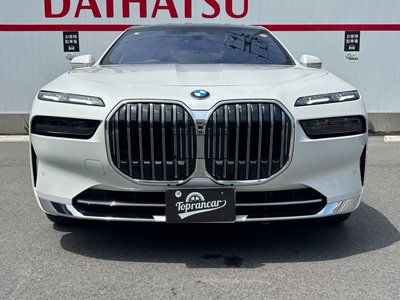 2025 BMW 7 SERIES photo 7
