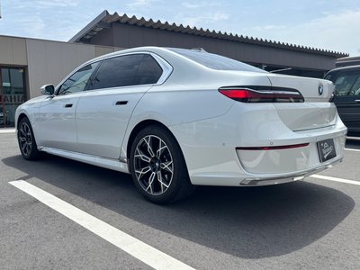 2025 BMW 7 SERIES photo 4