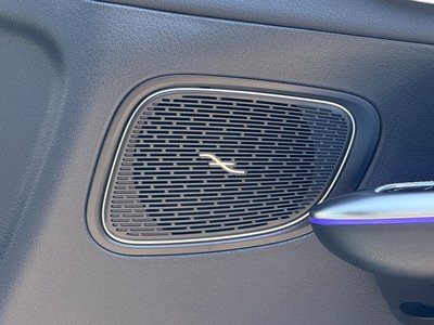 2025 Mercedes-BENZ GLC thumbnail 32