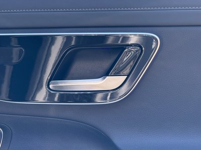 2025 Mercedes-BENZ GLC thumbnail 40