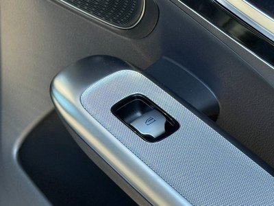 2025 Mercedes-BENZ GLC thumbnail 43