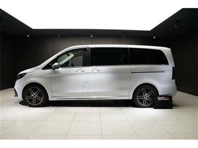 2025 Mercedes-BENZ V-CLASS photo 4