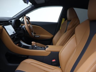 2025 Lexus LBX — миниатюра 14