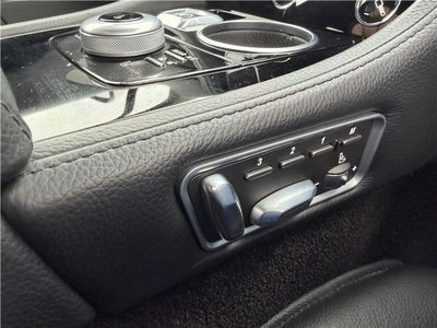 2016 Aston Martin RAPIDE 缩略图 29