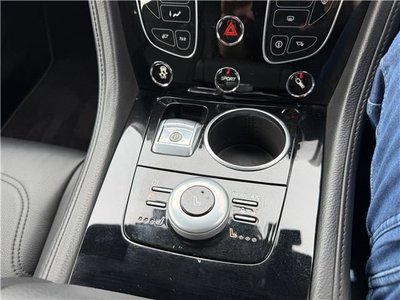 2016 Aston Martin RAPIDE 缩略图 34
