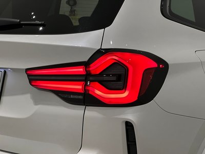 2025 BMW IX3 thumbnail 17
