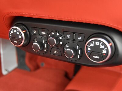 2014 Ferrari 458 SPIDER — миниатюра 22