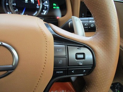 صورة 20 لـ 2021 Lexus LC CONVERTIBLE