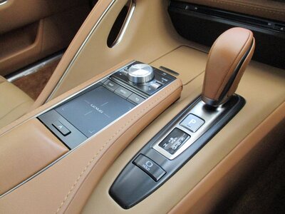 صورة 25 لـ 2021 Lexus LC CONVERTIBLE