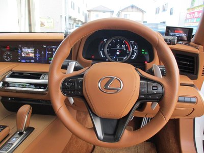 صورة 15 لـ 2021 Lexus LC CONVERTIBLE