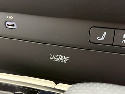 2024 Lexus LS photo 14