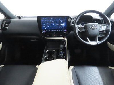 2022 Lexus NX — фото 11