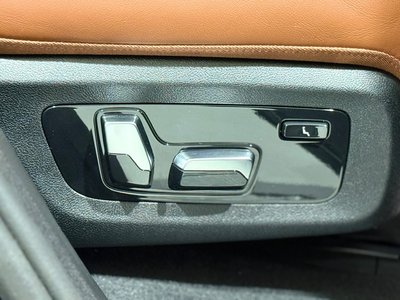 صورة 16 لـ 2025 BMW X5