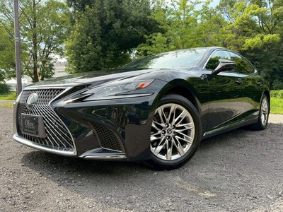 2017 Lexus LS photo 8