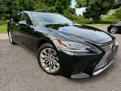 2017 Lexus LS photo 14