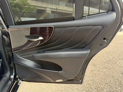 2017 Lexus LS thumbnail 58