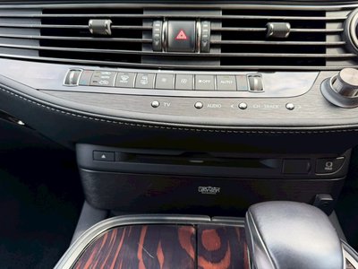 2017 Lexus LS thumbnail 49