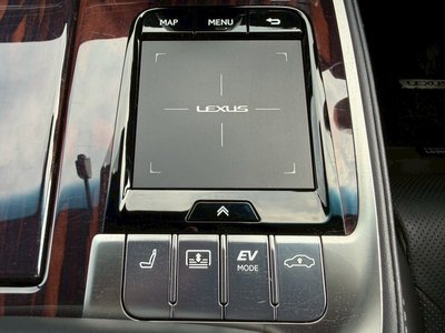 2017 Lexus LS thumbnail 50
