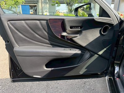 2017 Lexus LS thumbnail 75