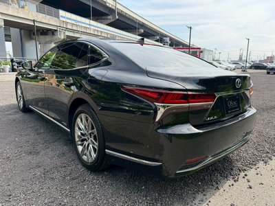 2017 Lexus LS thumbnail 28