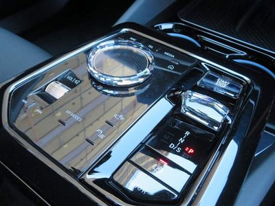 2024 BMW 5 SERIES thumbnail 30