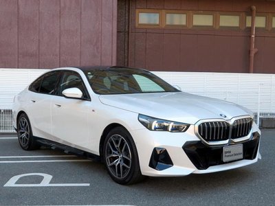 2024 BMW 5 SERIES thumbnail 43