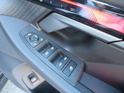 2024 BMW 5 SERIES thumbnail 32