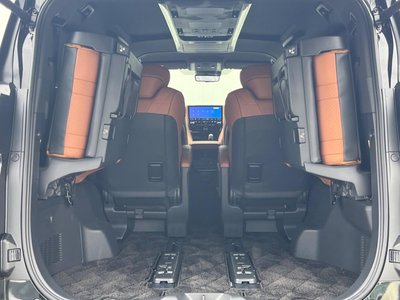 صورة 12 لـ 2025 Toyota VELLFIRE