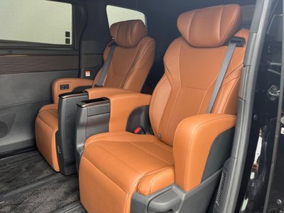 صورة 43 لـ 2025 Toyota VELLFIRE