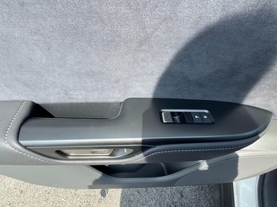2023 Lexus RZ — миниатюра 58
