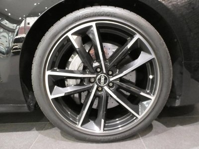 2017 AUDI S8 thumbnail 29