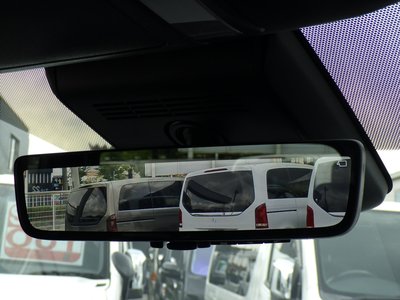 2025 Toyota ALPHARD 照片 27