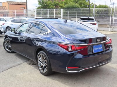 2023 Lexus ES photo 9