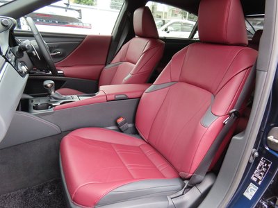 2023 Lexus ES photo 13