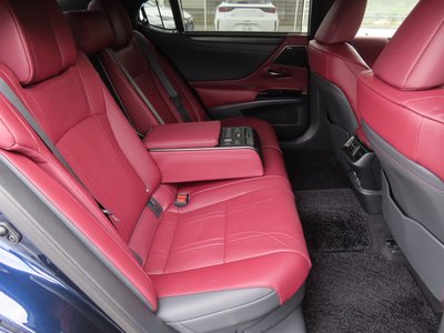 2023 Lexus ES thumbnail 19