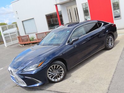 2023 Lexus ES photo 3
