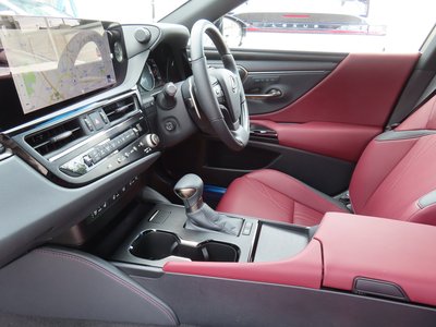 2023 Lexus ES photo 12