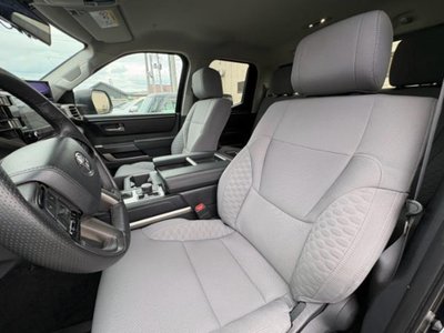 2023 Toyota TUNDRA thumbnail 31